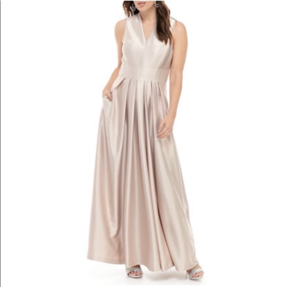 BNWT Gabby Skye - Formal Maxi Dress, size 12